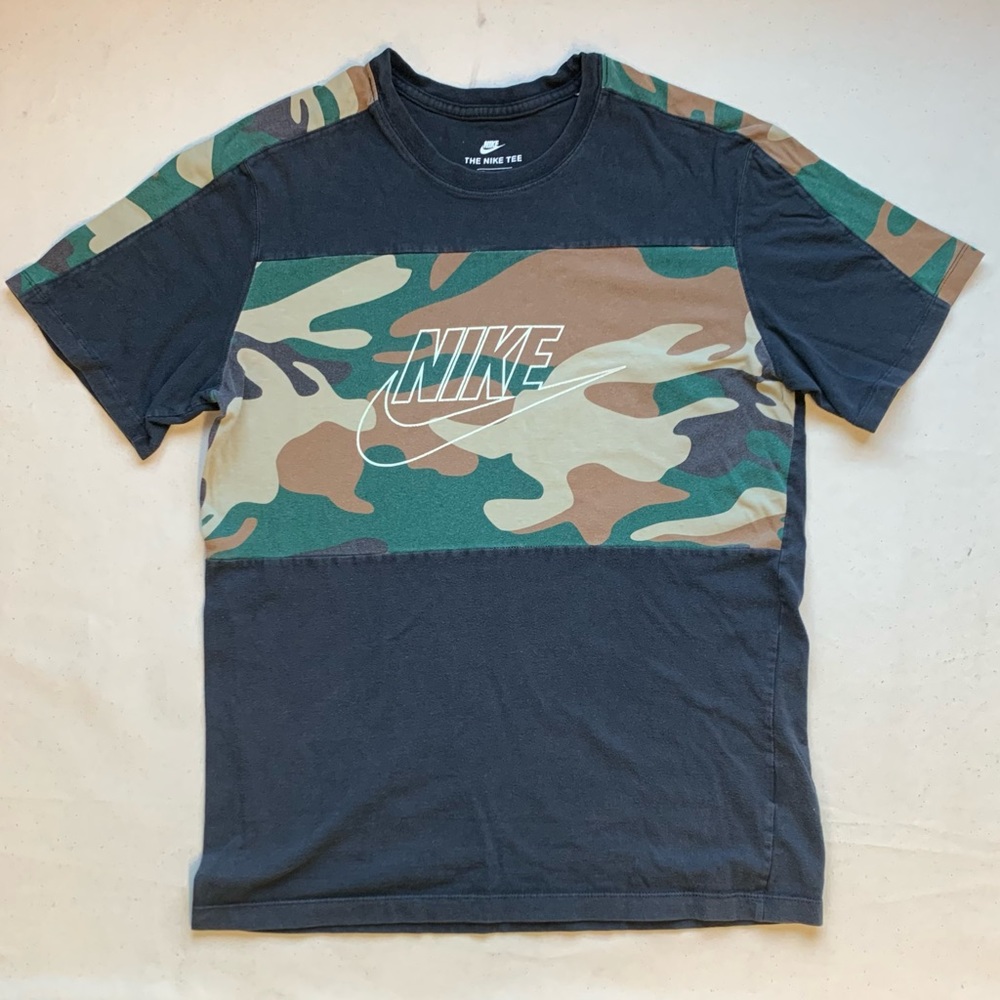 Nike black and camo color blocked T-shirt